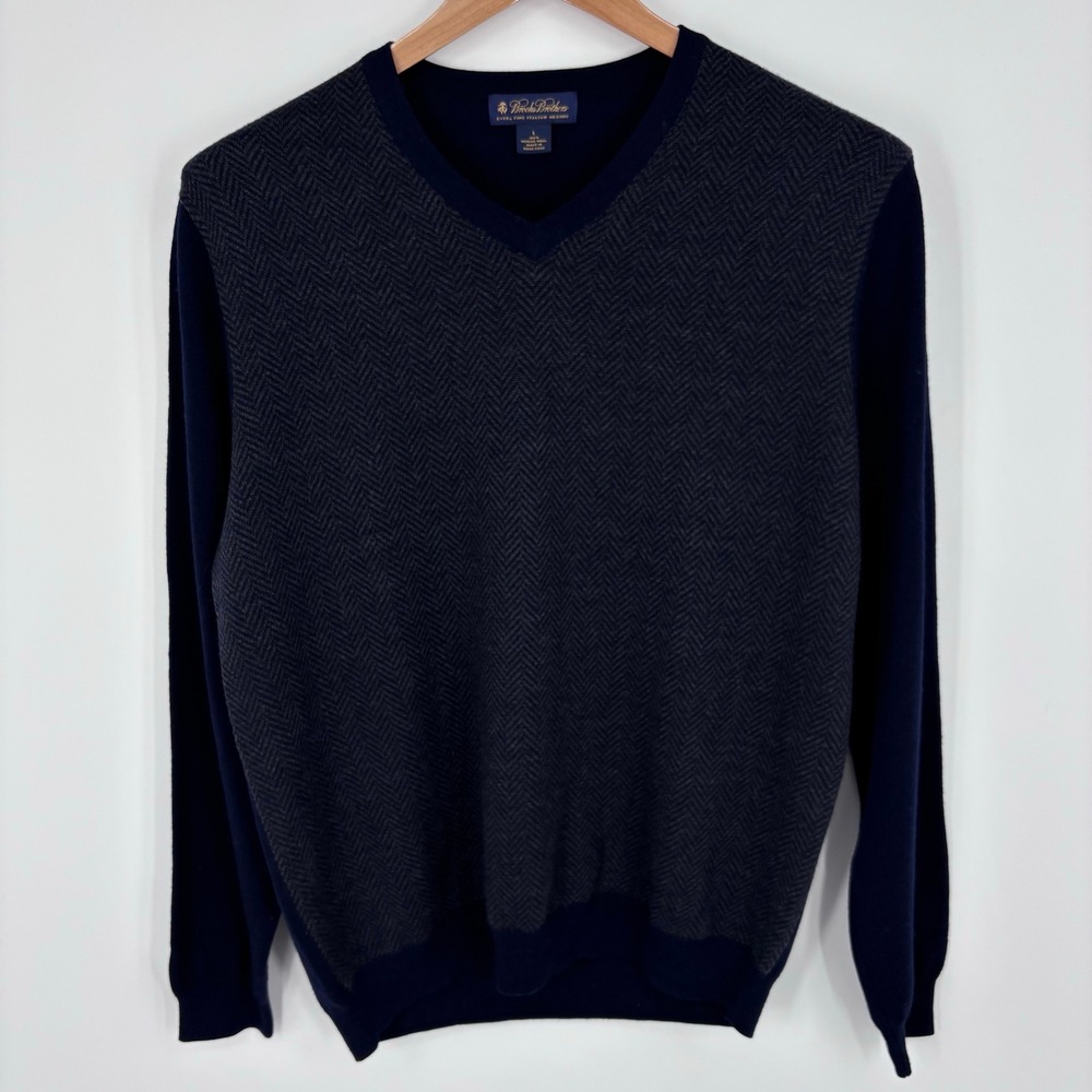 Brooks Brothers 100% Merino Wool Sweater Mens L Herringbone V-Neck Italian